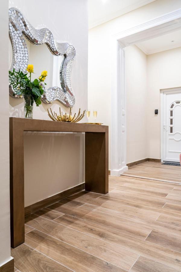 City Centre Deluxe Apartments Budapest Eksteriør billede