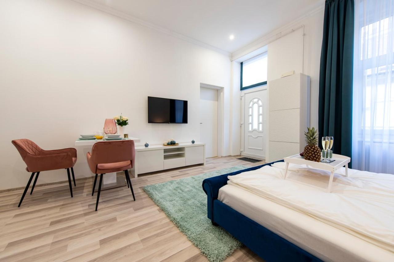 City Centre Deluxe Apartments Budapest Eksteriør billede