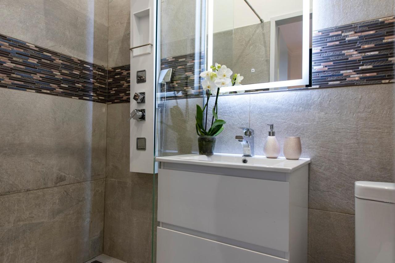 City Centre Deluxe Apartments Budapest Eksteriør billede