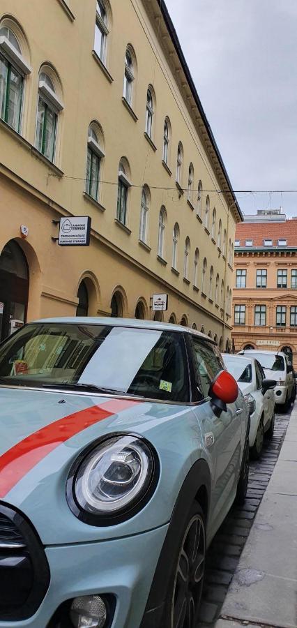 City Centre Deluxe Apartments Budapest Eksteriør billede